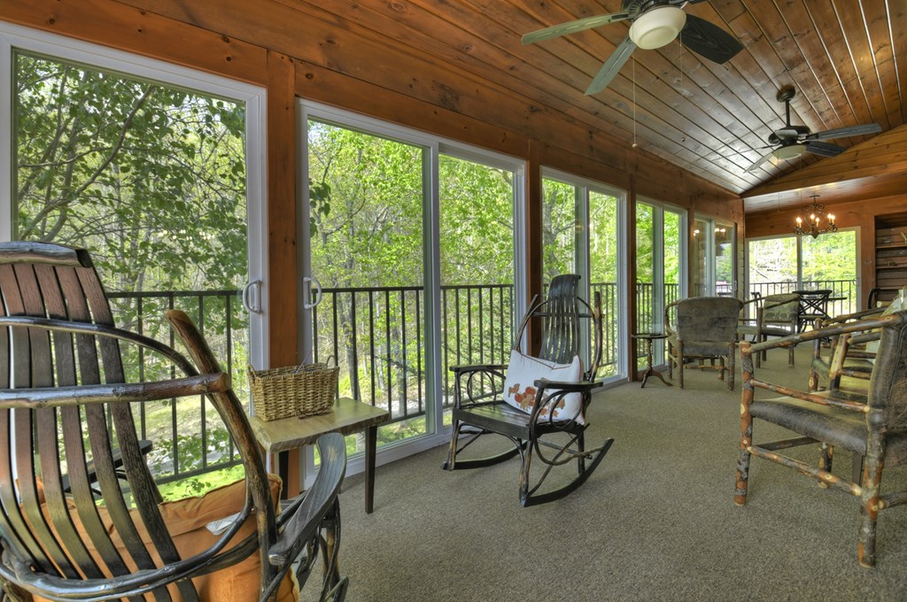 429557 Mineral Bluff Residential