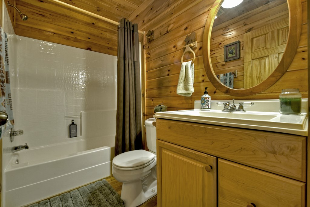 429557 Mineral Bluff Residential