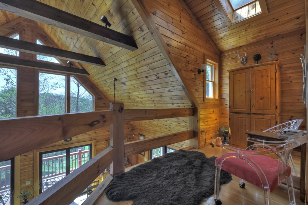 429557 Mineral Bluff Residential