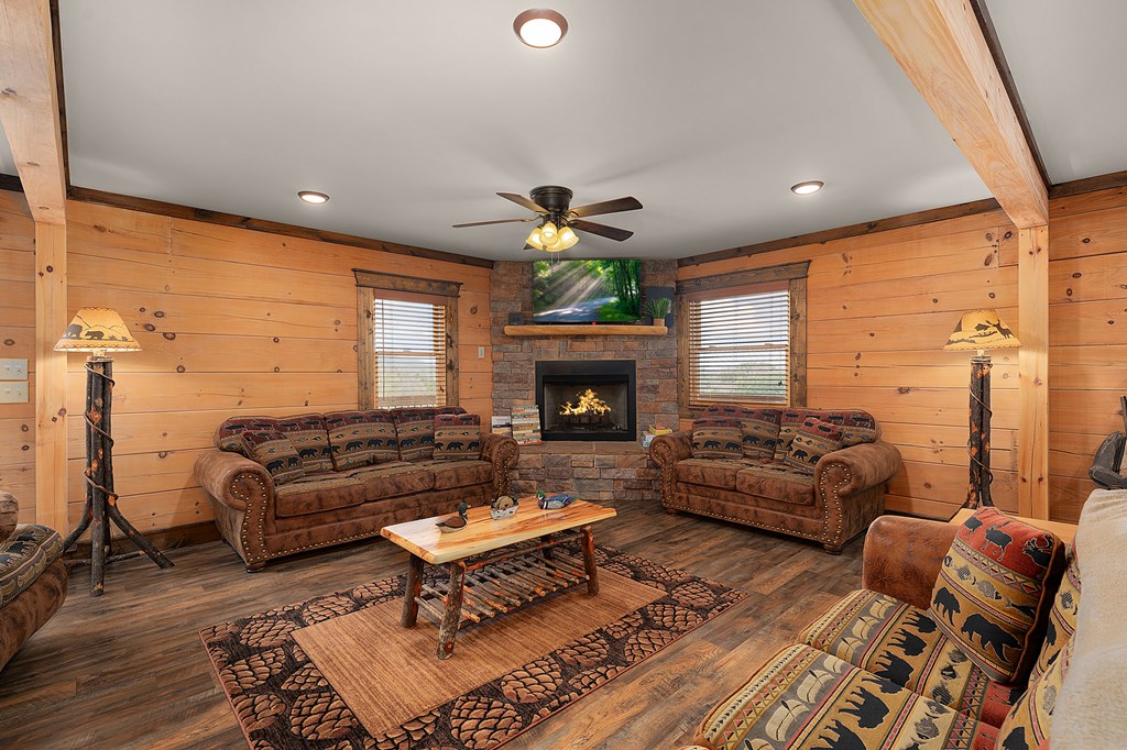 429564 Blue Ridge Residential