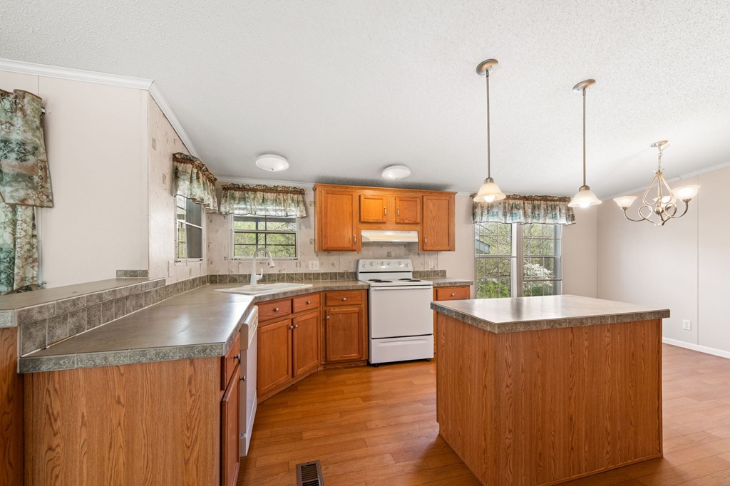 429585 Morganton Residential