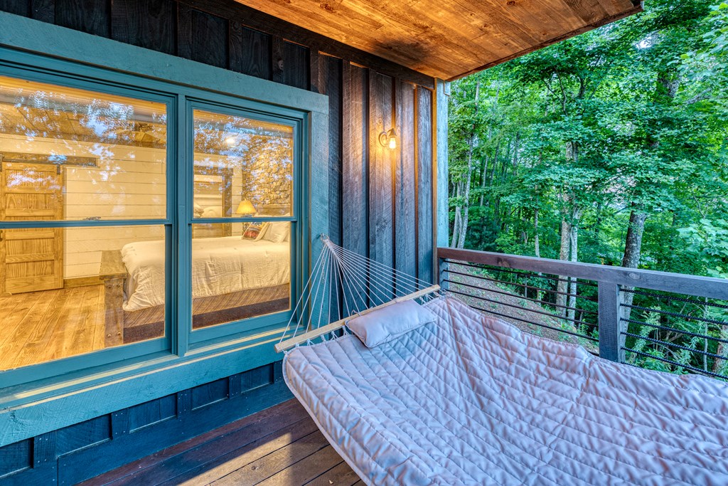 429586 Blue Ridge Residential