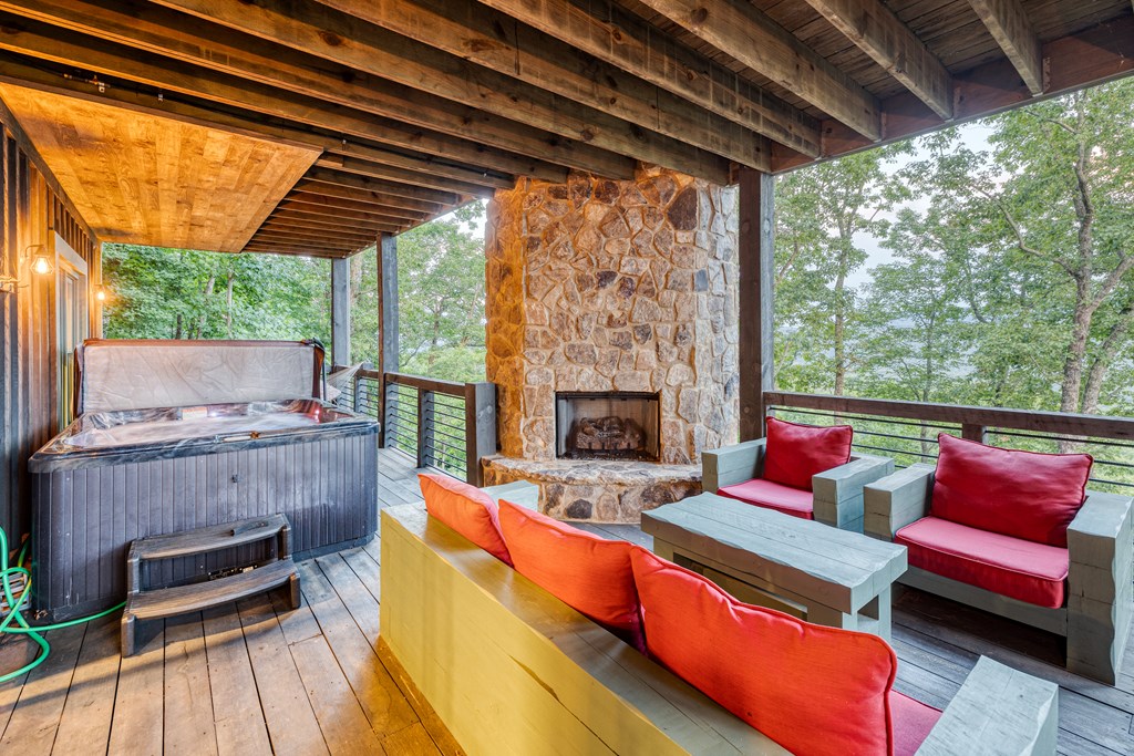 429586 Blue Ridge Residential