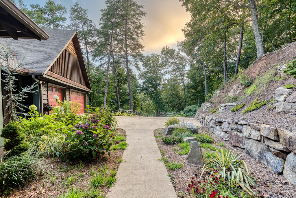 429586 Blue Ridge Residential