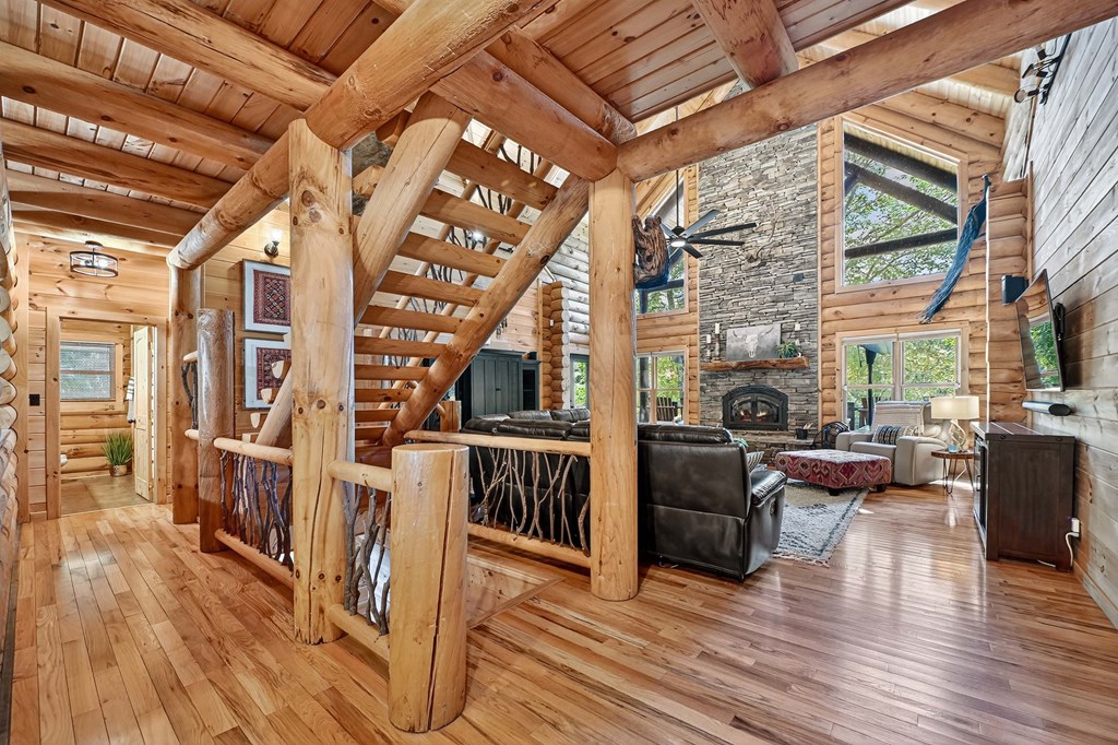 429588 Mineral Bluff Residential