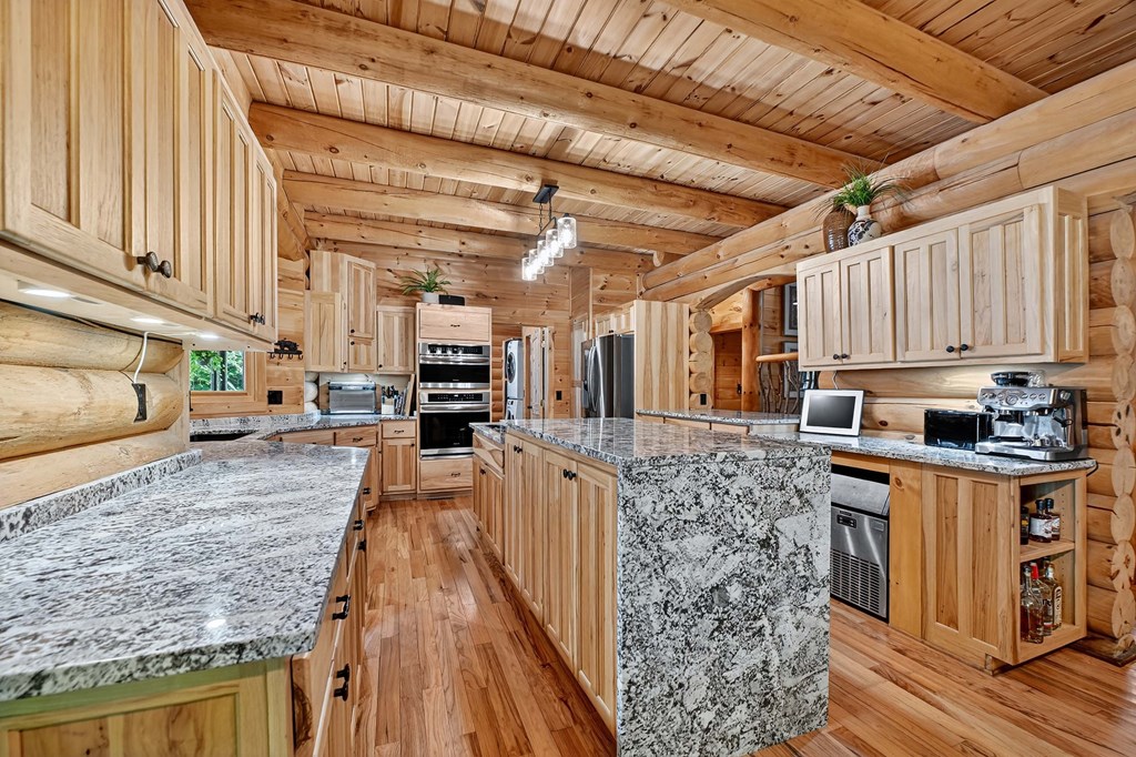 429588 Mineral Bluff Residential