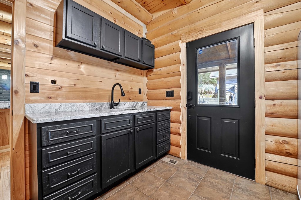 429588 Mineral Bluff Residential