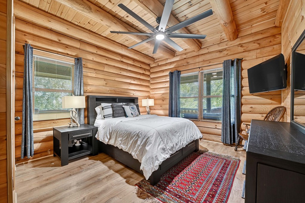 429588 Mineral Bluff Residential