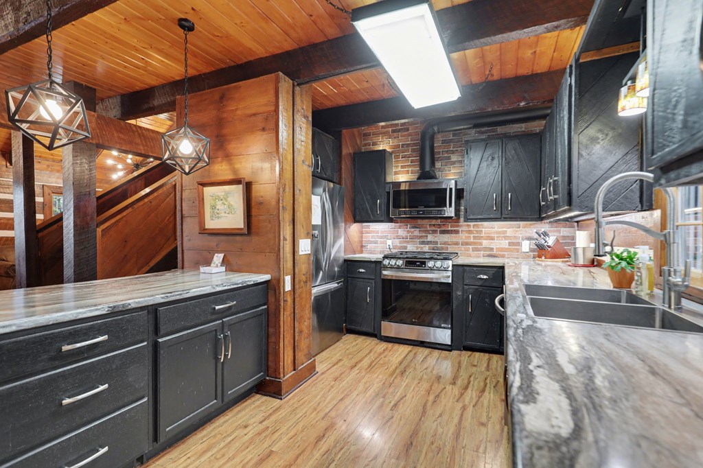 429590 Hiawassee Residential