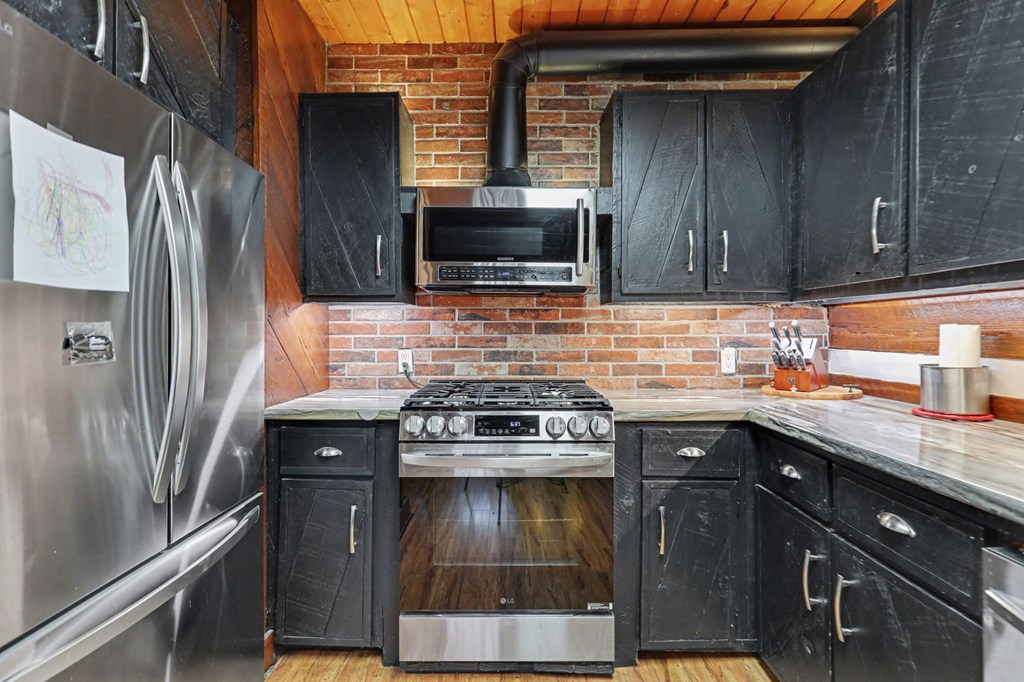 429590 Hiawassee Residential