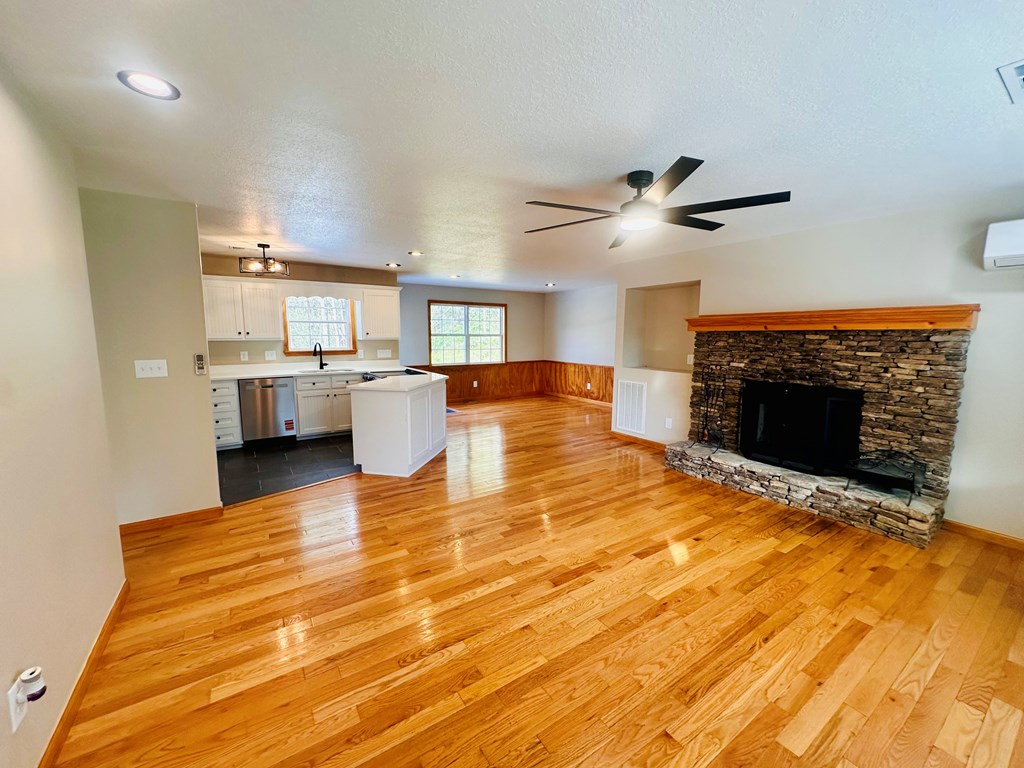 429607 Blairsville Residential