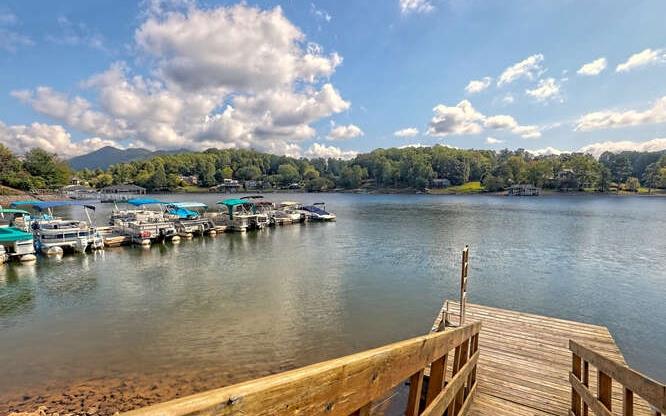 429608 Hayesville Residential