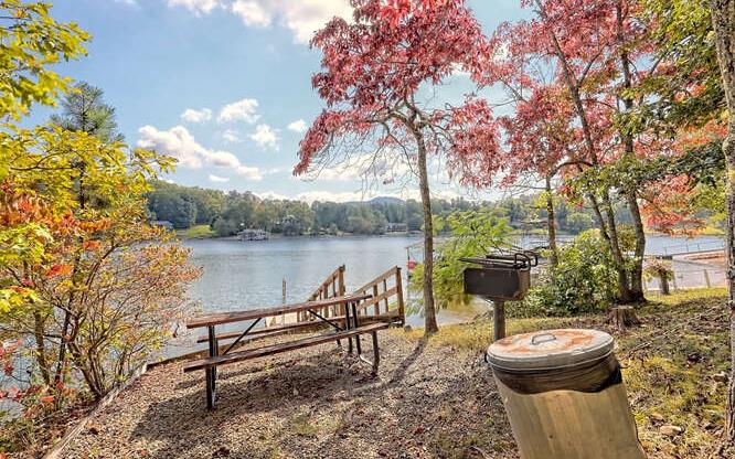 429608 Hayesville Residential