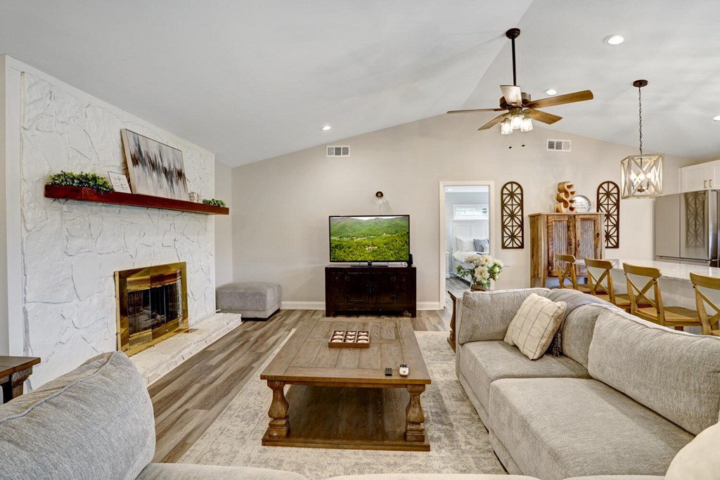 429609 Hiawassee Residential