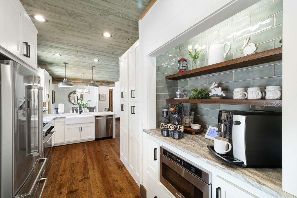 429635 Mineral Bluff Residential