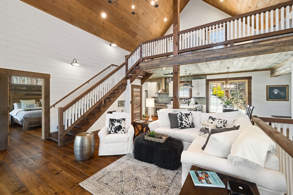 429635 Mineral Bluff Residential