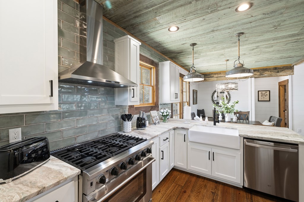 429635 Mineral Bluff Residential