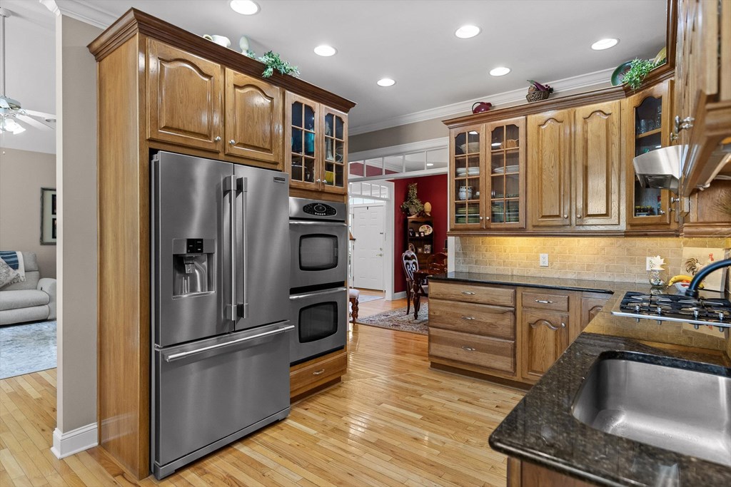 429675 Chatsworth Pending