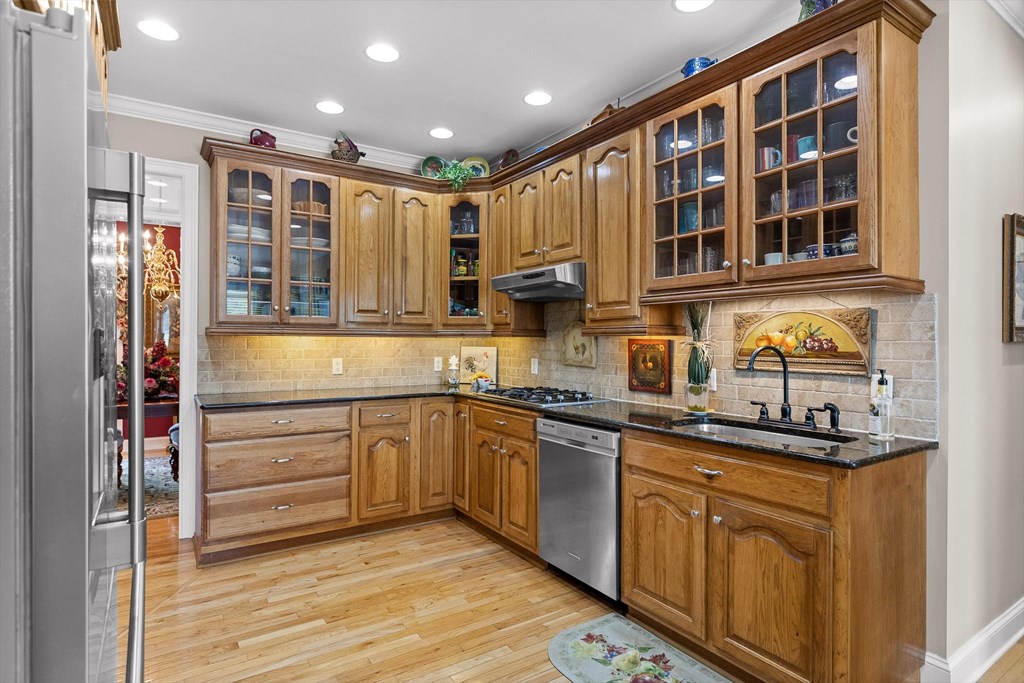429675 Chatsworth Pending