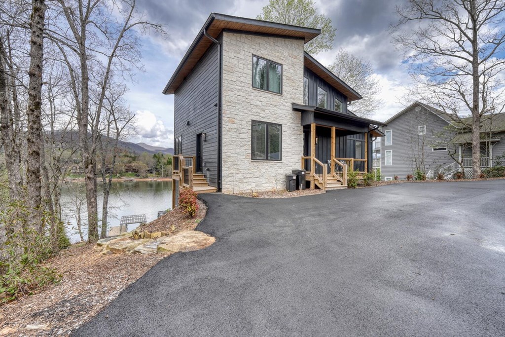 429686 Hiawassee Active