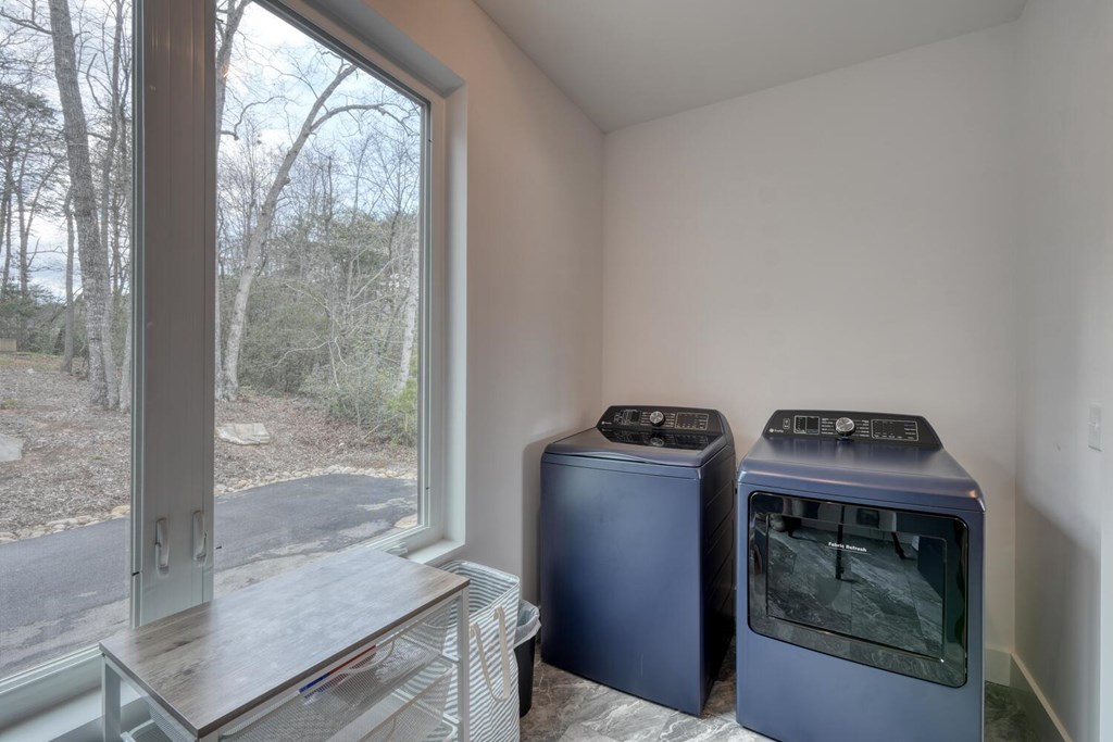 429686 Hiawassee Active