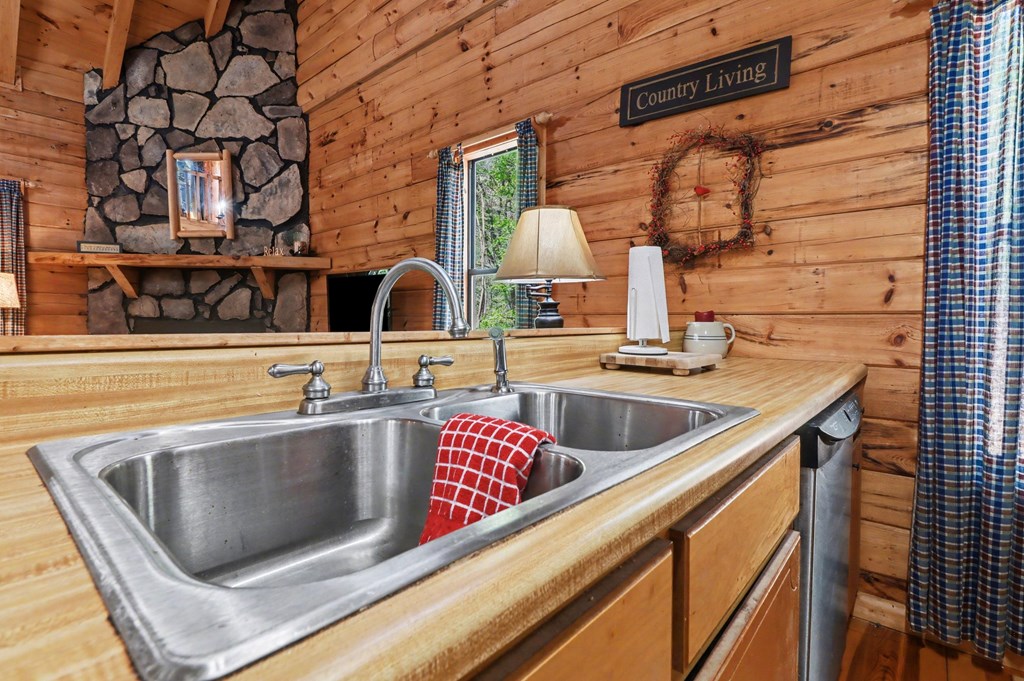 429695 Ellijay Residential