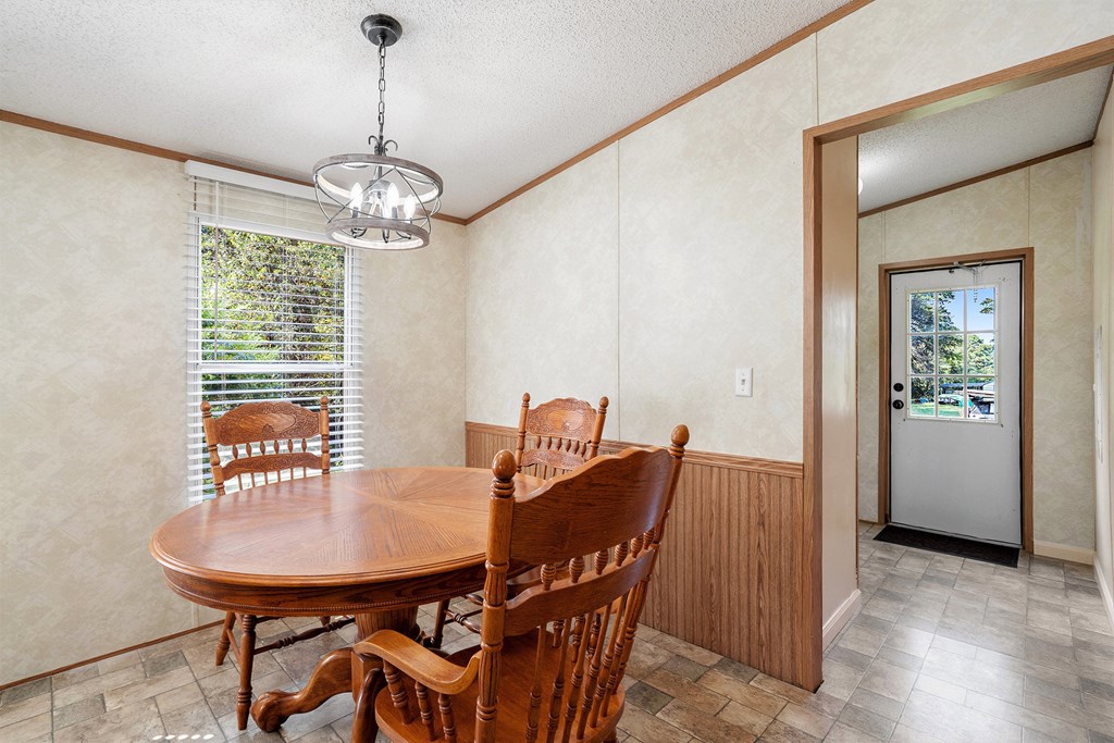 429697 Chatsworth Residential