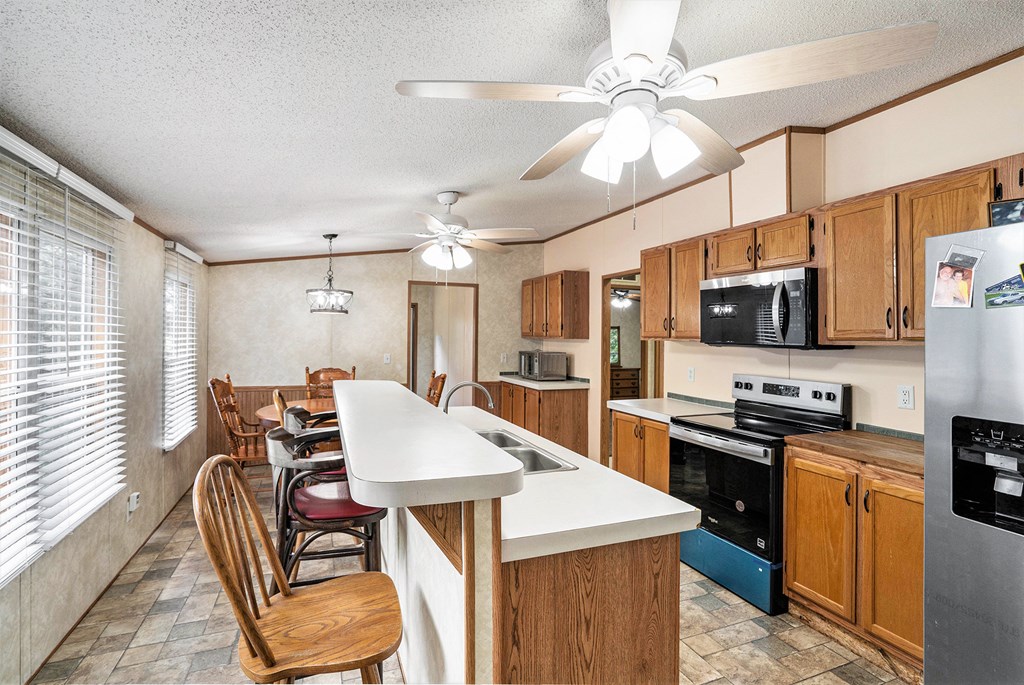 429697 Chatsworth Residential