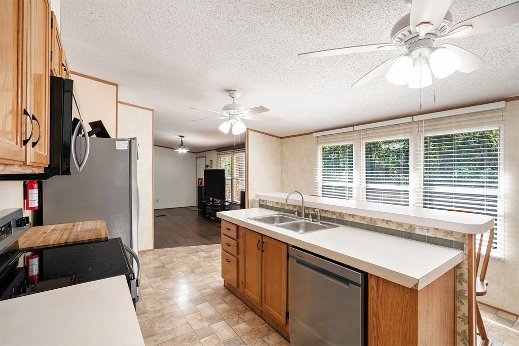 429697 Chatsworth Residential