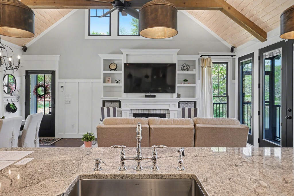 429716 Hayesville Pending