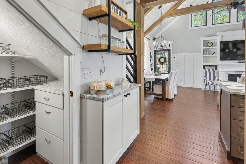 429716 Hayesville Pending