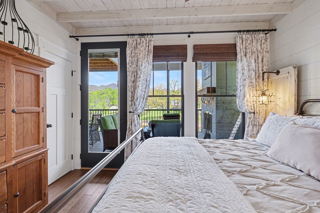 429716 Hayesville Pending