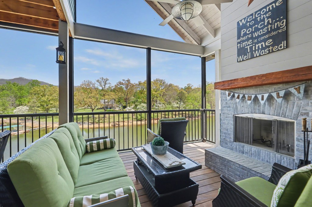429716 Hayesville Pending