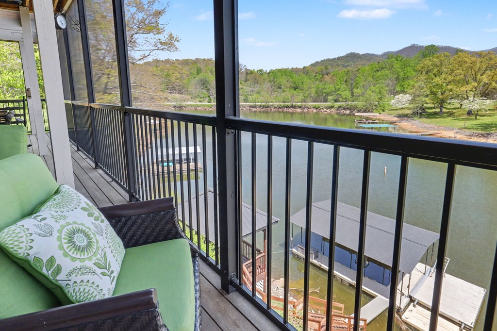 429716 Hayesville Pending