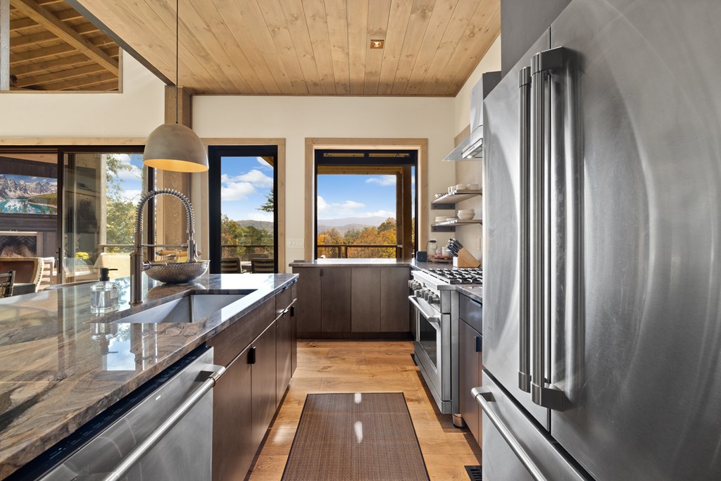 429738 Blue Ridge Residential