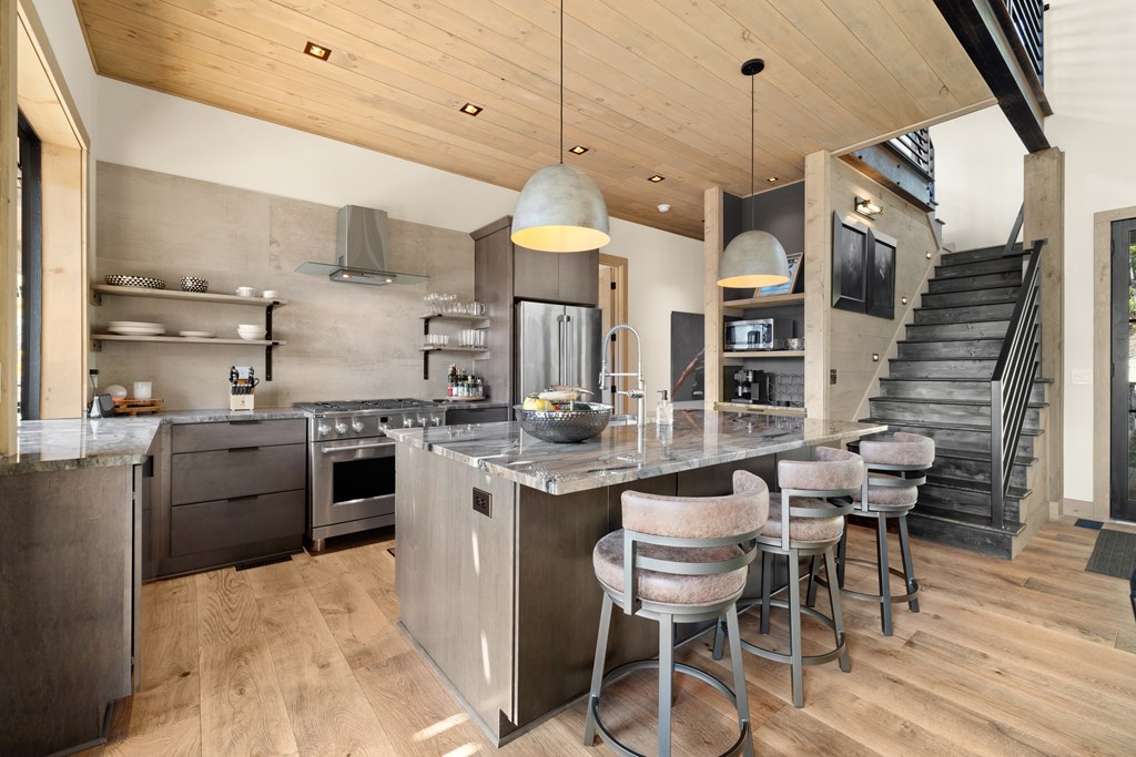 429738 Blue Ridge Residential