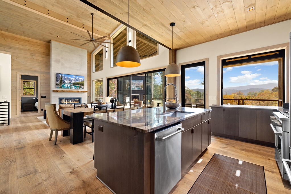 429738 Blue Ridge Residential