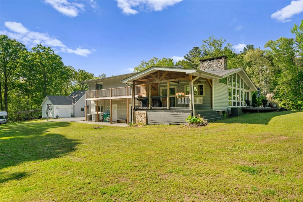 429772 Chatsworth Residential