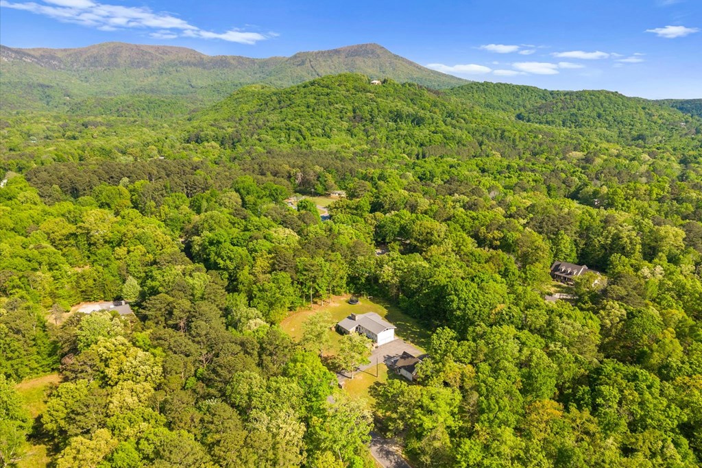 429772 Chatsworth Residential