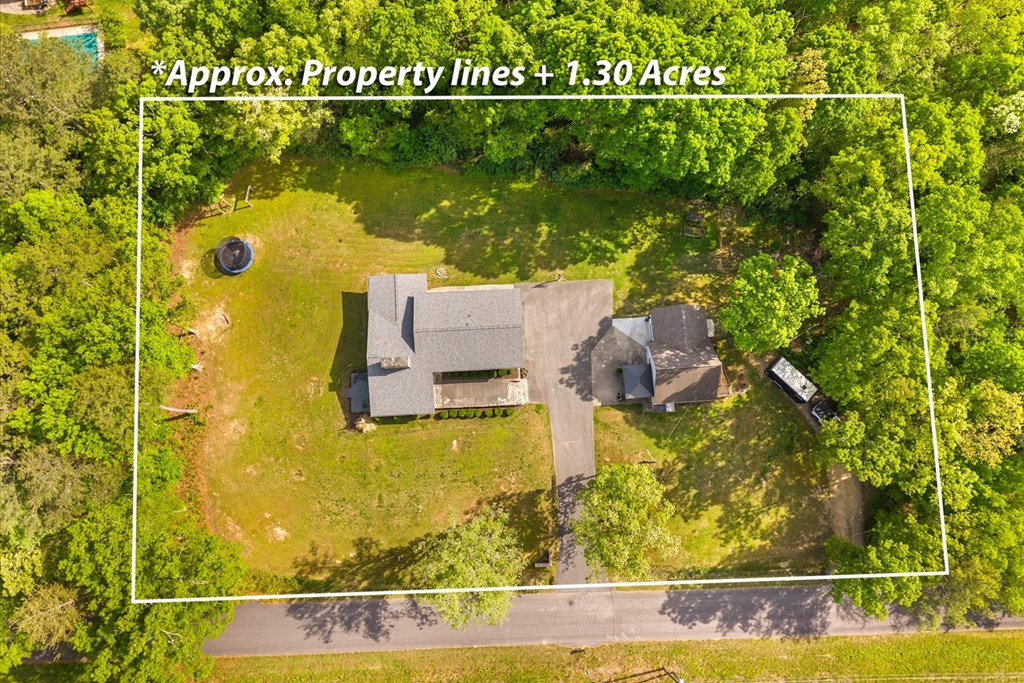 429772 Chatsworth Residential