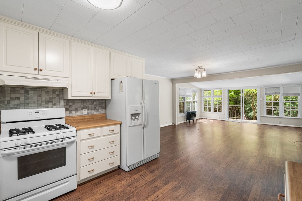 429781 Hayesville Residential