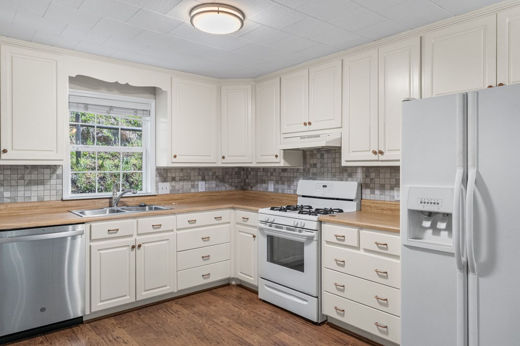 429781 Hayesville Residential