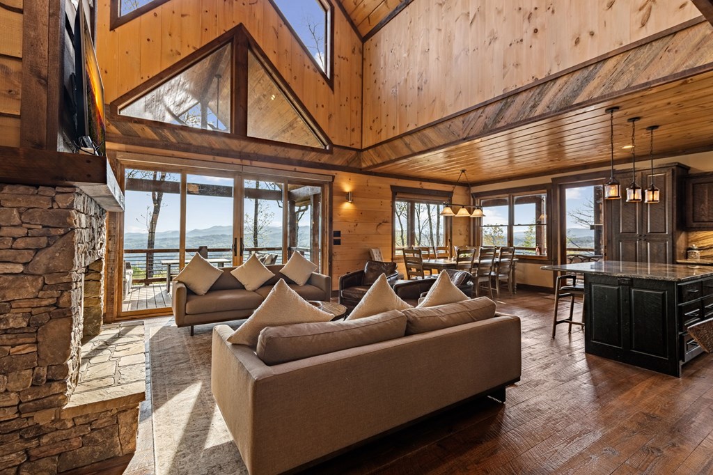 429794 Blue Ridge Residential