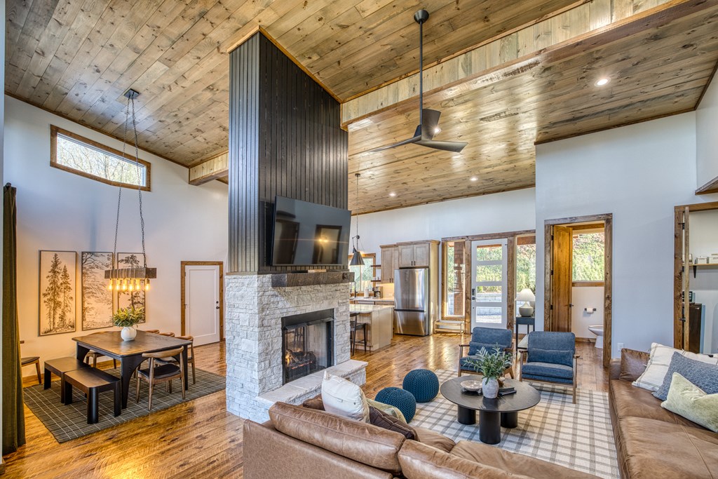 429796 Blue Ridge Residential