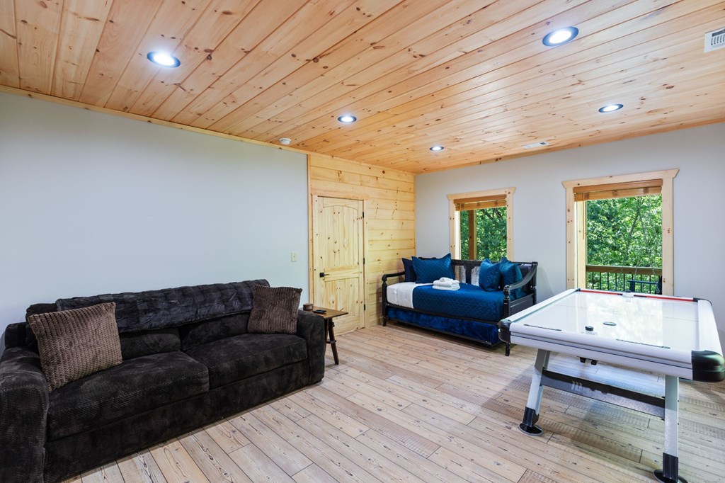 429799 7066338060 Existing Rental History