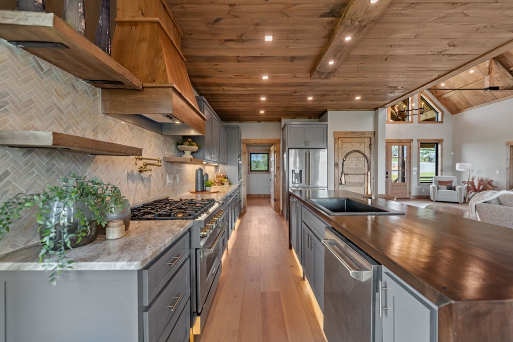 429808 Blue Ridge Residential