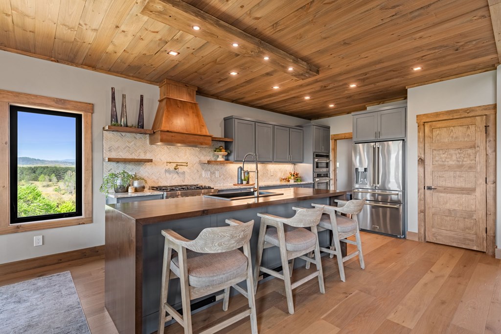 429808 Blue Ridge Residential