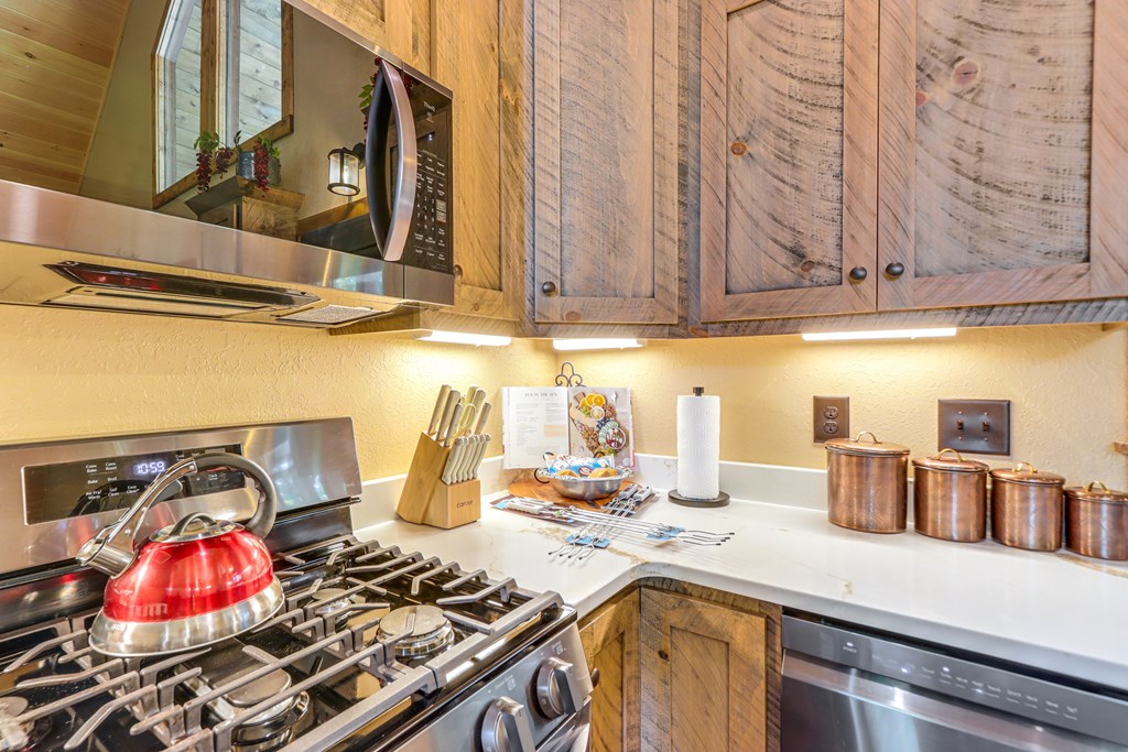 429817 Ellijay Active