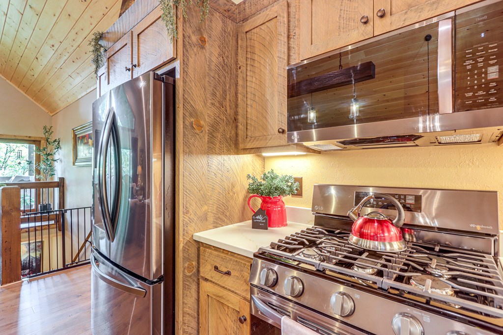 429817 Ellijay Active