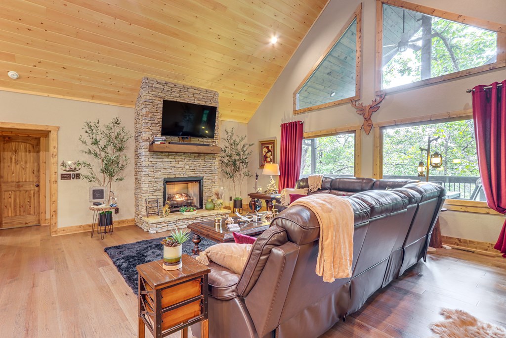 429817 Ellijay Active